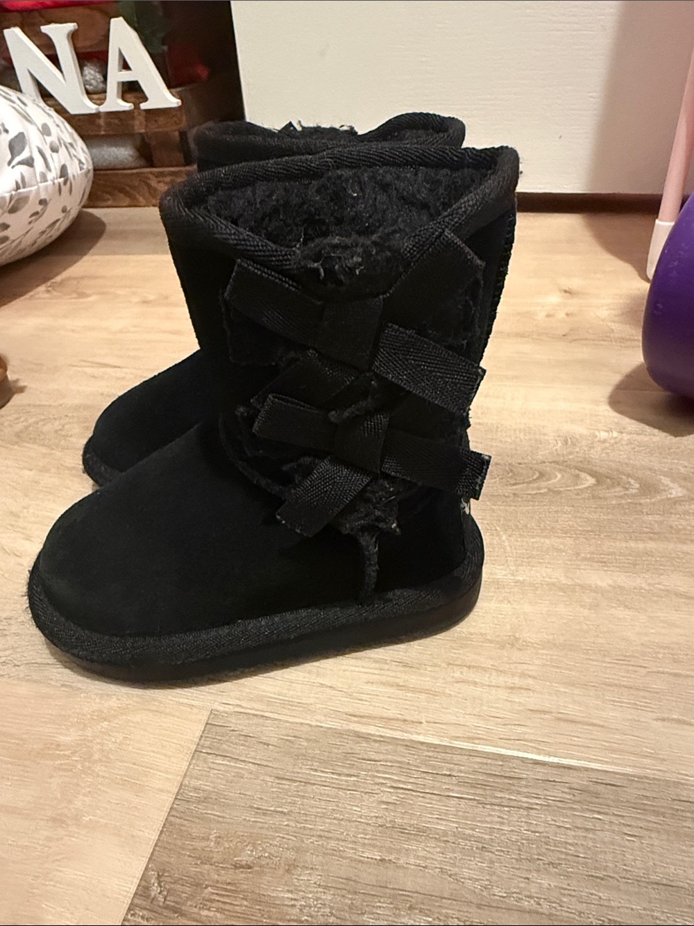 Koolaburra by UGG  Black Bow Back Suede Boots